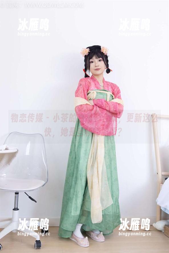 物恋传媒 - 小茶的白衬衫合集，更新这么快，她是当模特的吧？