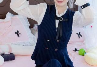 物恋传媒 - “岚岚”女王，新钱币价值的免费下载，带着一点留白的恍惚