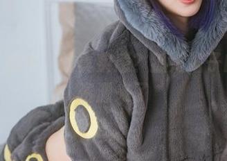 想要‘奶牛’的真实感？狐洛洛子的写真资源来了