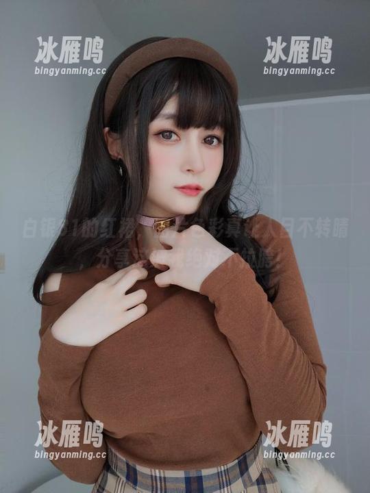 白银81的红裙，图片色彩真让人目不转睛，分享这波我绝对不拉胯！