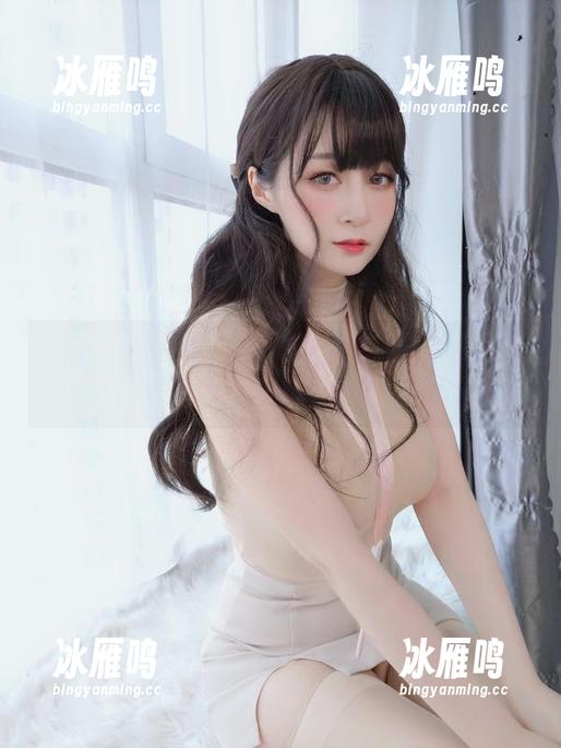 线上狂欢！白银81泳衣美图，海滩人民准备投降了没？