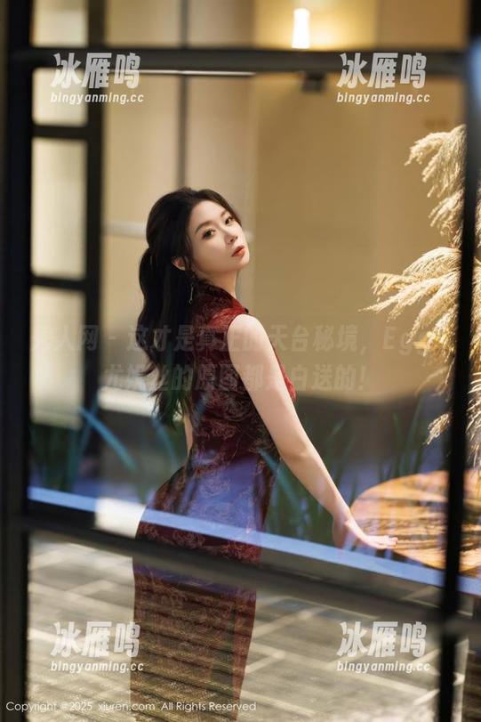 秀人网 - 这才是真正的天台秘境，Egg_尤妮丝的原图都是白送的！