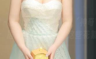 秀人网 - SOLO-尹菲家里的‘神奇’网盘：居家合集竟隐藏了这些花絮