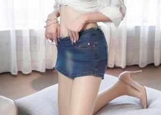 秀人网 - 原图中的豹纹，卓君Jeanes似乎在问：你喜欢这条？