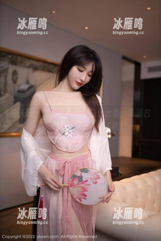 秀人网 - 周周不吃香菜白丝合集，谁说白丝不养眼？赶紧下载试试！