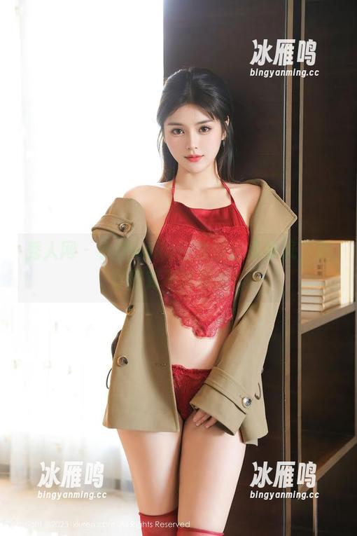 秀人网 - 小樱koko在线撑起吊带风，这穿搭算不算新招？