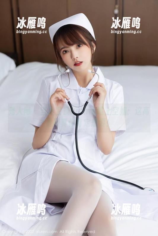 秀人网 - 当小薯条nienie遇上空姐：这高清写真你肯定想要！