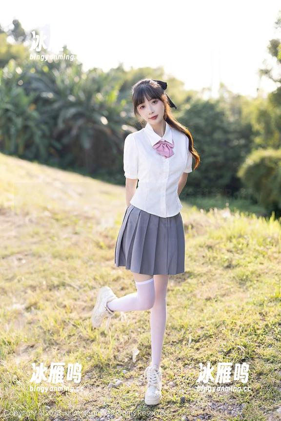 秀人网 - 你的视线要小心，徐莉芝Botty又放出一波女孩更新，图片全是心机！