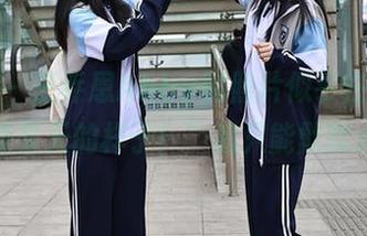 秀人网 - 王乔恩Abby的照片似乎在说：“这才是夏天的样子！”我只能默默点头。