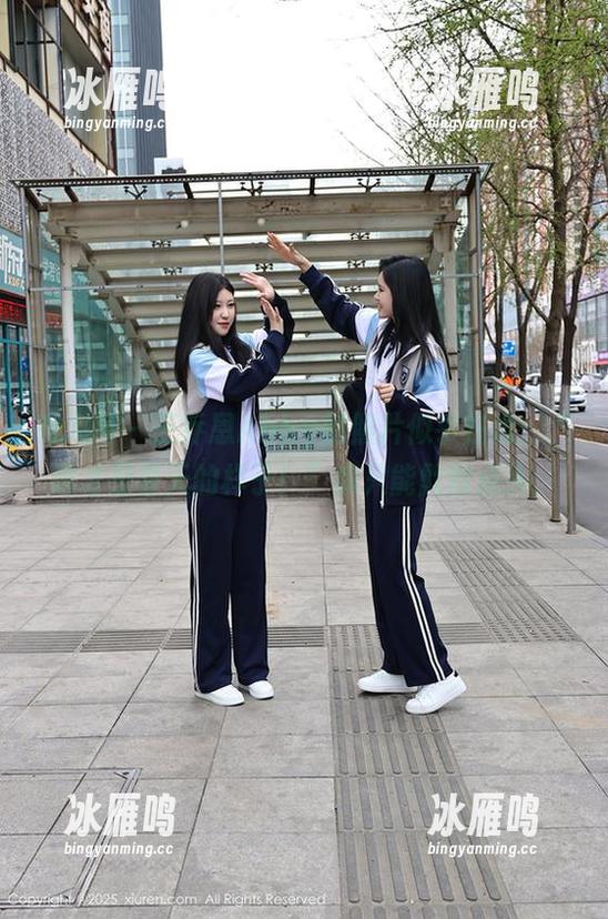秀人网 - 王乔恩Abby的照片似乎在说：“这才是夏天的样子！”我只能默默点头。