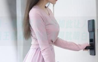 秀人网 - 棉袜写真为何如此让人着迷？看看王雅姗是我的表现就明白了！