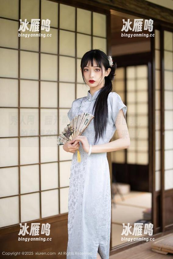 秀人网 - 翻开黄婧GIGI的私房图集，满屏的美脚在说：“别走，留下来啊！”