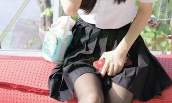 稚乖画册 - 赤西夜夜的吉他少女，图库里的小曲调