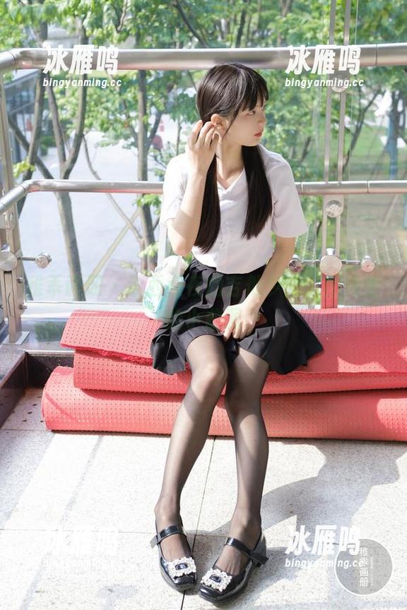 稚乖画册 - 赤西夜夜的吉他少女，图库里的小曲调