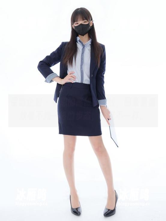 紧急企划 - 小恩的高跟鞋在线，图集里盛放着不拘一格的步态，有点不一样。