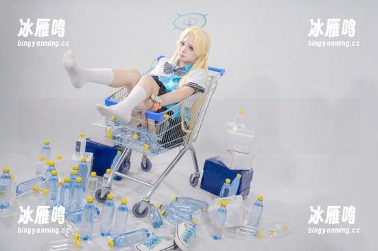 水野莉莉在纸悦Etsu_ko原图中摔了一跤，却在写真里飞了起来！