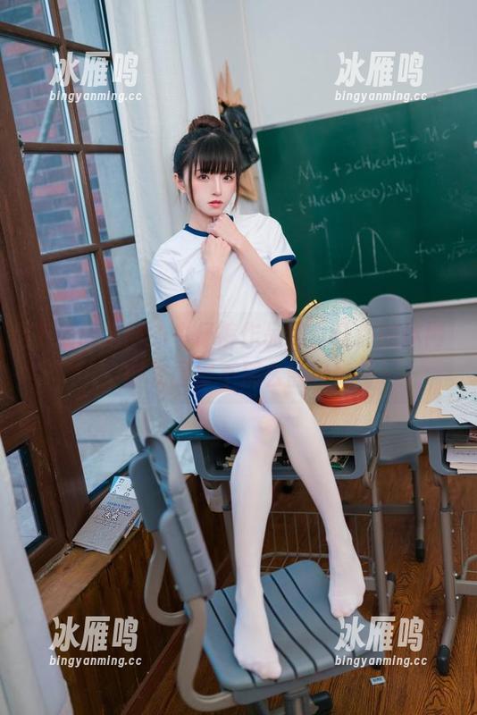 下载绮太郎的牛仔裤作品集，让你的休闲时光显得不那么普通！
