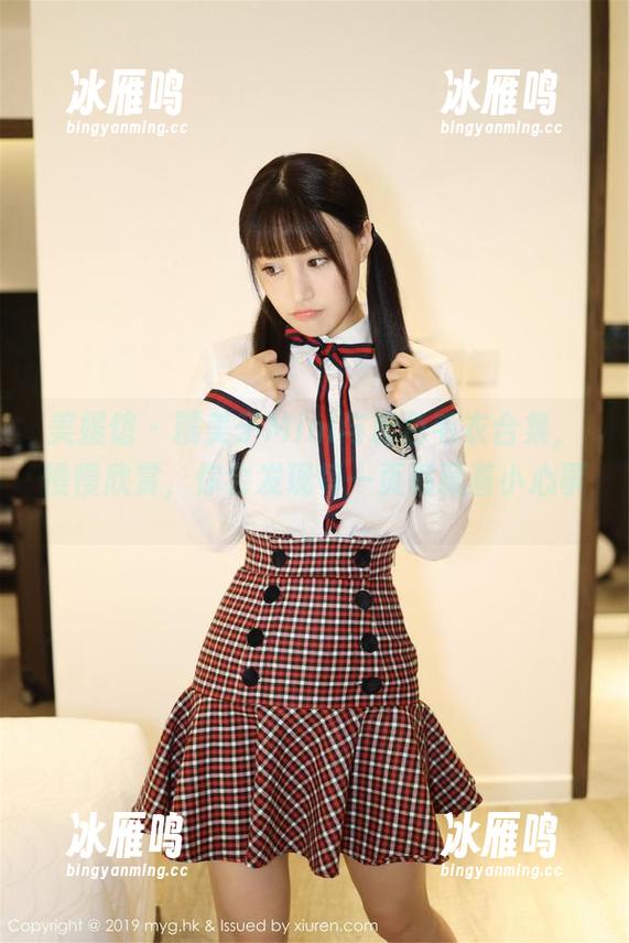 美媛馆 - 糯美子Mini与粉色毛衣合集，慢慢欣赏，你会发现每一页都藏着小心事。