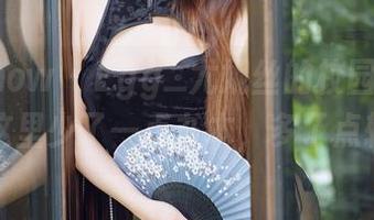 花漾show - Egg_尤妮丝的校园写真合集，这里少了一点书本，多了点轻松。