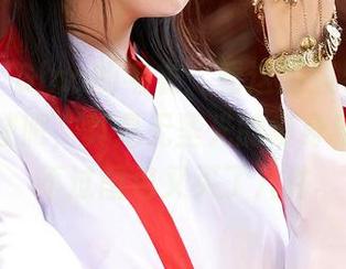 蜜桃社 - Gina的毛衣：看这超级显瘦，散步也能减肥，真是无圣光的瘦身秘方，只不过图包又买了几件