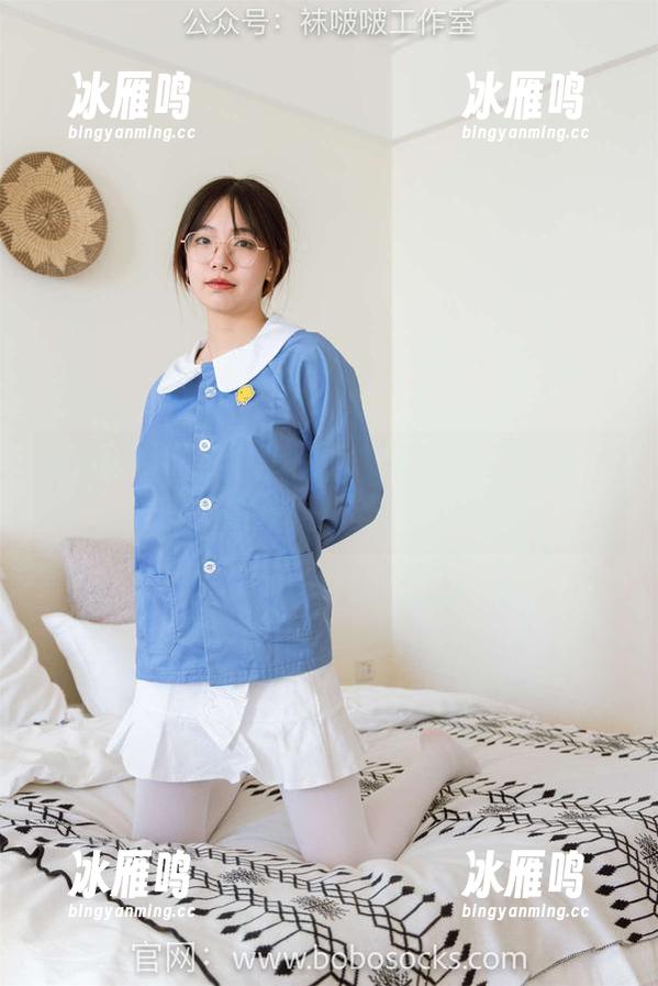 袜啵啵 - 炸裂！看稚予如何用红丝合集征服你的照片滚滚来！
