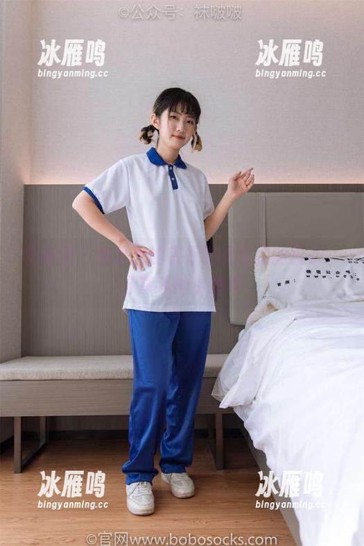 袜啵啵 - 被芝士的银行制服包围的日子，分享我的小确幸