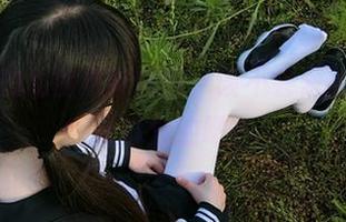 西尔酱的私房妹妹图包，该不会是给隔壁小哥打分的吧？