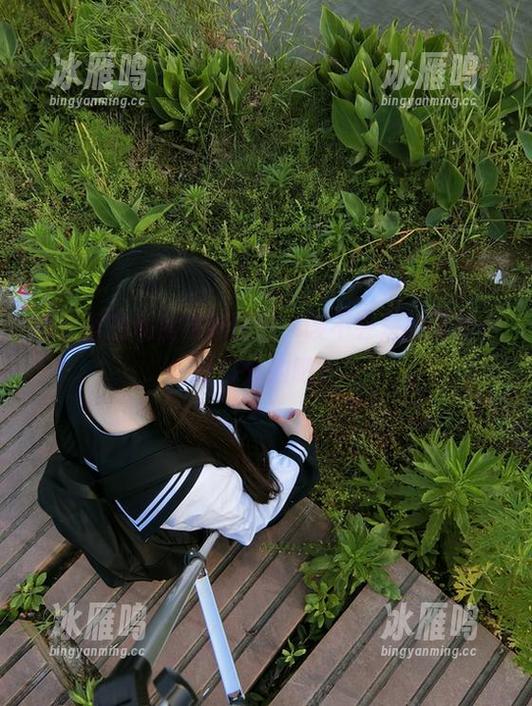 西尔酱的私房妹妹图包，该不会是给隔壁小哥打分的吧？