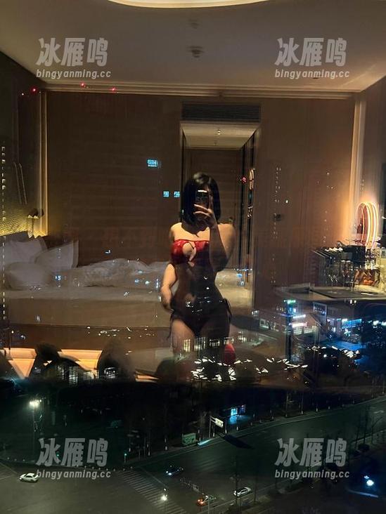 微密圈 - 想不到吧，詹詹的美腿原图照片，随便一看就上了心