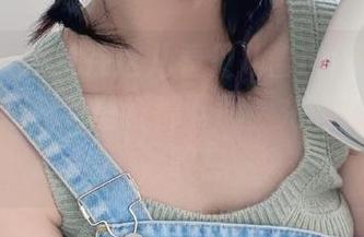 别理我，我就在这儿看贝儿酱Miki奶牛合集，想把所有壁纸都下载，充满了少女心，叹息