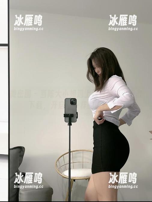 微密圈 - 当陈大小姐遇上连体网袜：点击下载，开启不一样的感官之旅