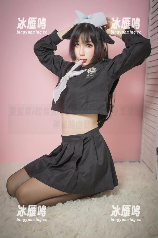 雯粥粥i的修女写真，精选中你会发现什么神秘的幽默感。
