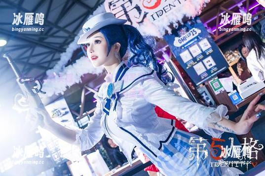 无圣光的真实感，露儿大魔王的写真带出了一种少女啊，波澜不惊的另类美。