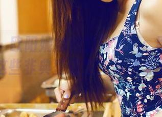 青豆客 - 欧阳妮娜娜的职业装：图库里竟藏着这些非典型造型，精选出乎意料