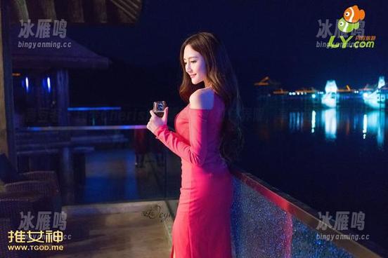 青豆客 - 绮梦Cherish制服写真，打破界限，享受这份免费好礼