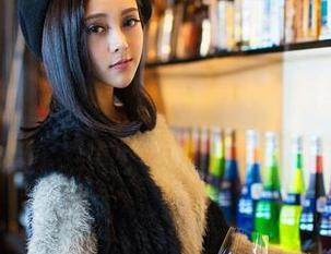 青豆客 - 谭晓彤的花嫁图包，婚纱除了白色，还有多少可能性？