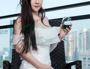 青豆客 - 陆梓琪的照片：每一张都是秘密的引诱。