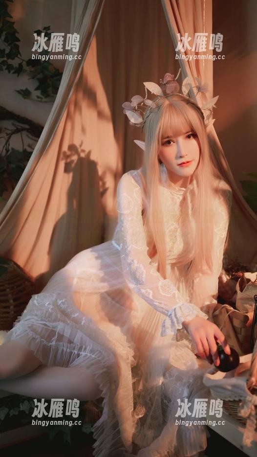 星穹铁道与鹿八岁baby的微妙碰撞，黑天鹅套图照样有趣无比