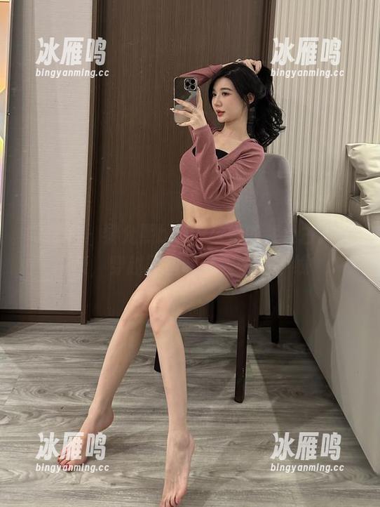 微密圈 - 黎允熙baby与她的紫色古风合集，穿越回唐朝就差个马甲线